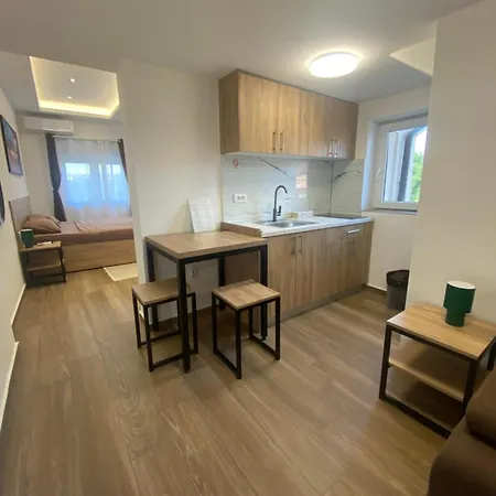 M Corner Βελιγράδι